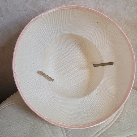 Gorgeous 'Derby' Style Hat! - Picture 2 of 5